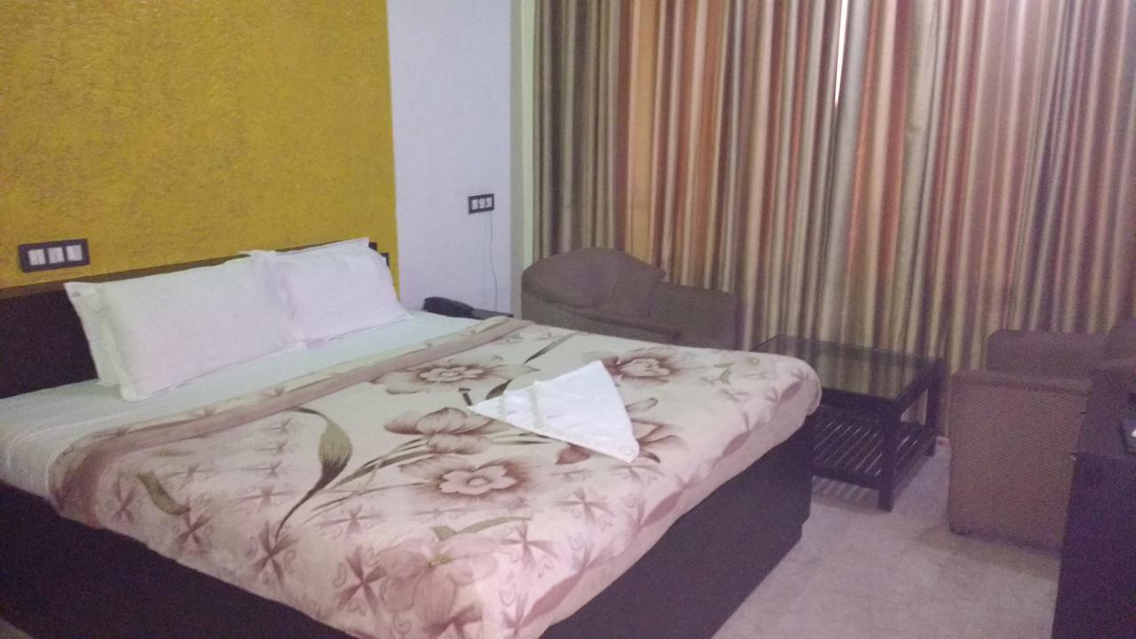 Sanjay Motels I Pvt Ltd Pura Raghunāth Екстериор снимка